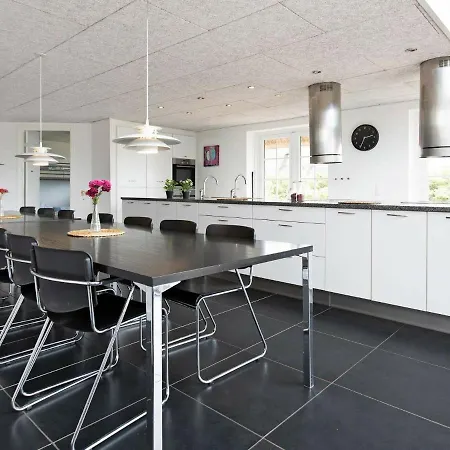 21 Person Holiday In Bl Vand * Blåvand